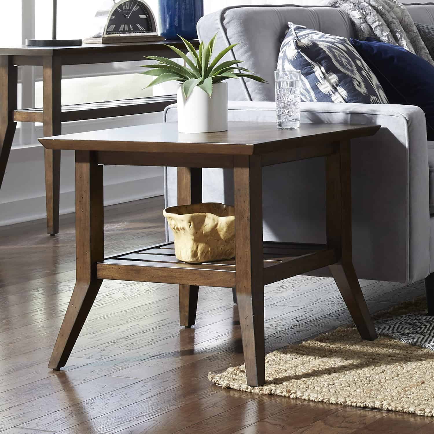 796-OT1020 Ventura Blvd Rectangular End Table 796-OT1020 Ventura Blvd Rectangular End Table